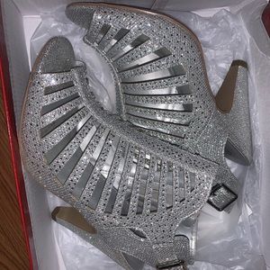 Sparkling prom shoes